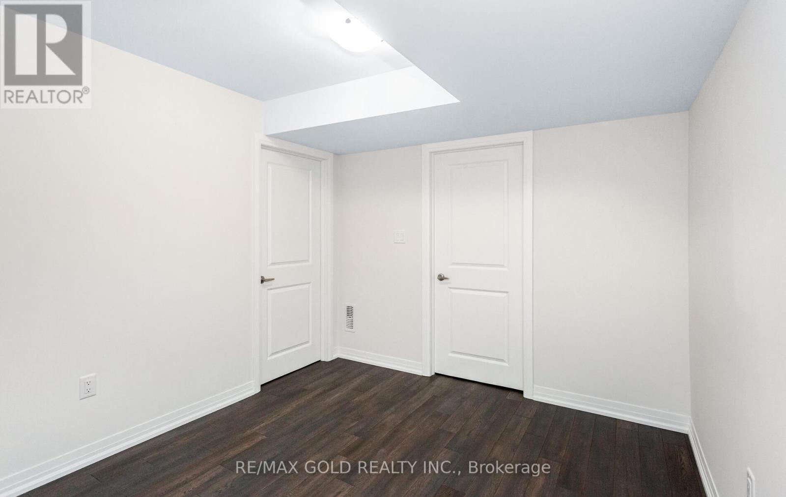 8 Boswell Drive, Brampton, Ontario  L6P 4R7 - Photo 45 - W12528242