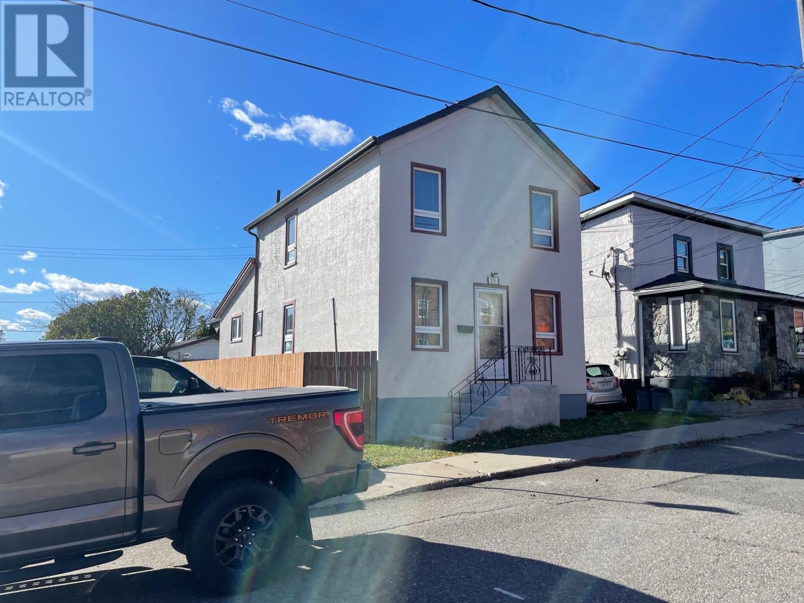 215 Ambrose St, Thunder Bay, Ontario P7B 1L3 - Photo 2 - TB253399