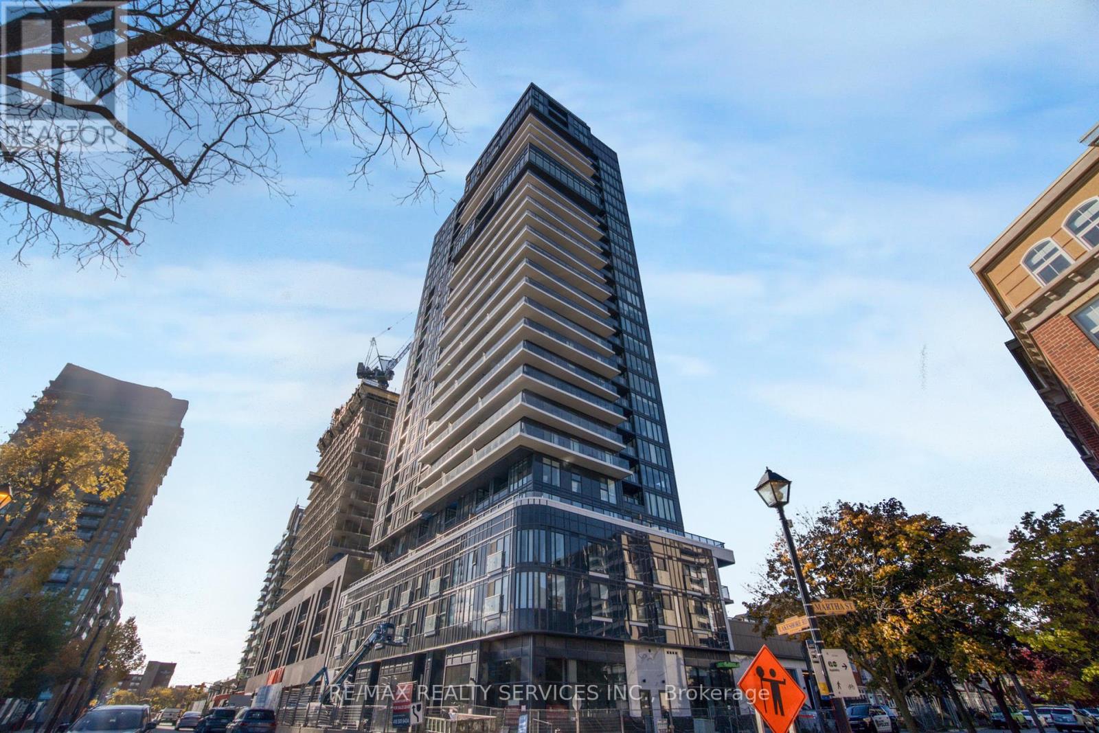 2304 - 370 MARTHA STREET, Burlington, Ontario