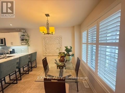 5 James Arnott Crescent, Orangeville, Ontario  L9W 0B5 - Photo 2 - W12528280