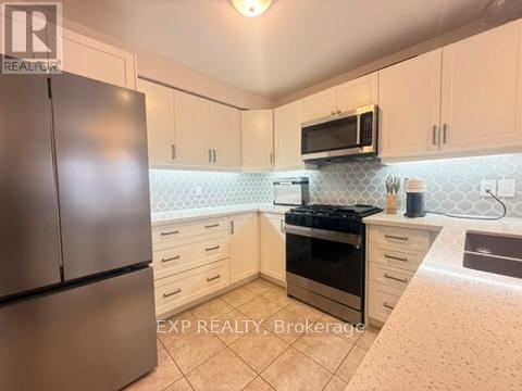 5 James Arnott Crescent, Orangeville, Ontario  L9W 0B5 - Photo 4 - W12528280