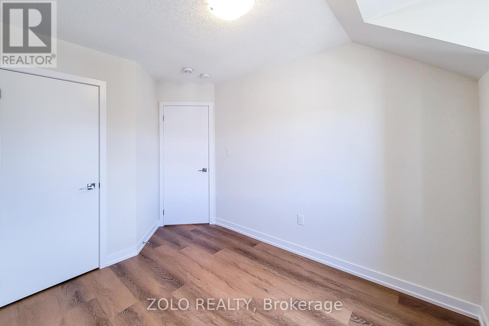 1364 Kaniv Street, Oakville, Ontario  L6M 5R3 - Photo 31 - W12528320