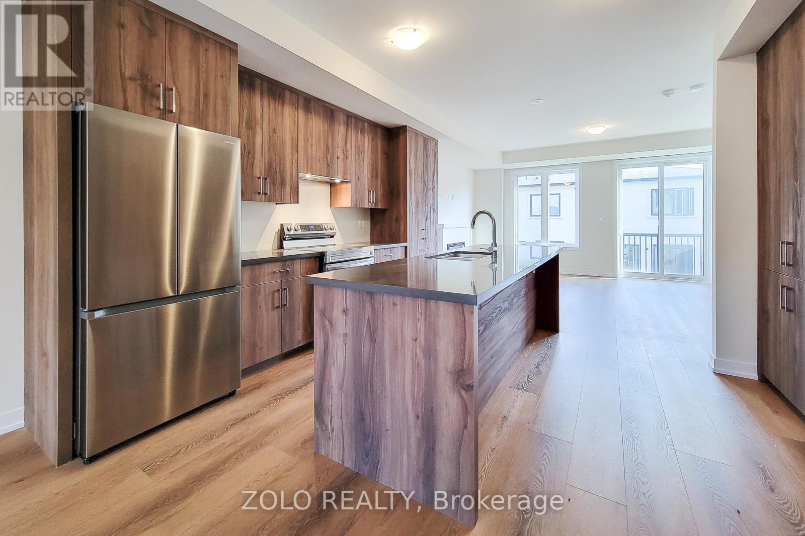 1364 Kaniv Street, Oakville, Ontario  L6M 5R3 - Photo 4 - W12528320