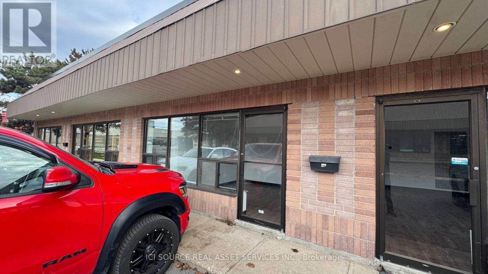 3 & 4 - 72 Centennial Road, Orangeville, Ontario  L9W 1P9 - Photo 3 - W12528368