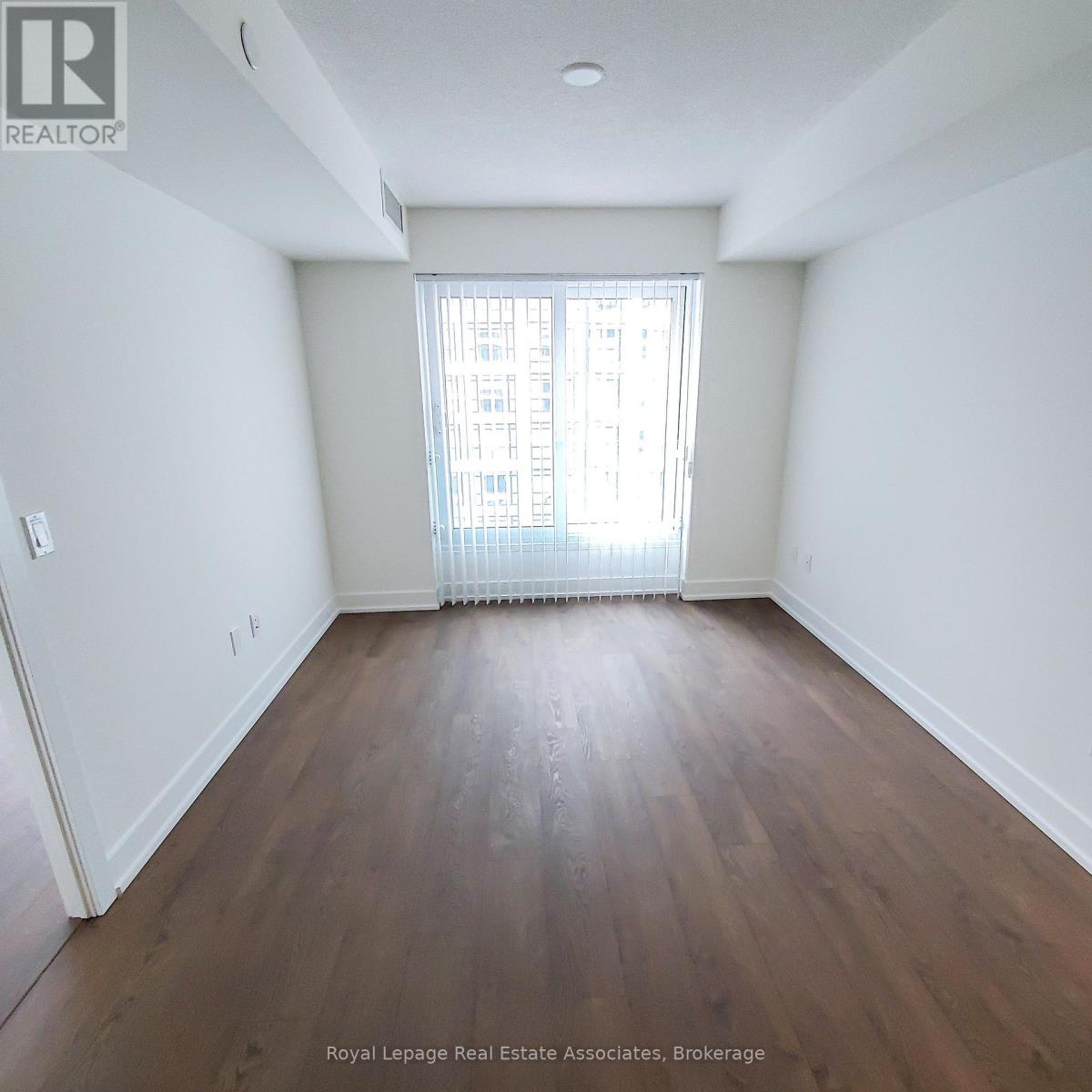 1620 - 9 Mabelle Avenue, Toronto, Ontario  M9A 0E1 - Photo 3 - W12528408