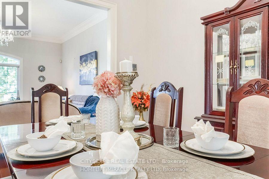 2414 Camilla Road, Mississauga, Ontario  L5A 2K5 - Photo 12 - W12528414