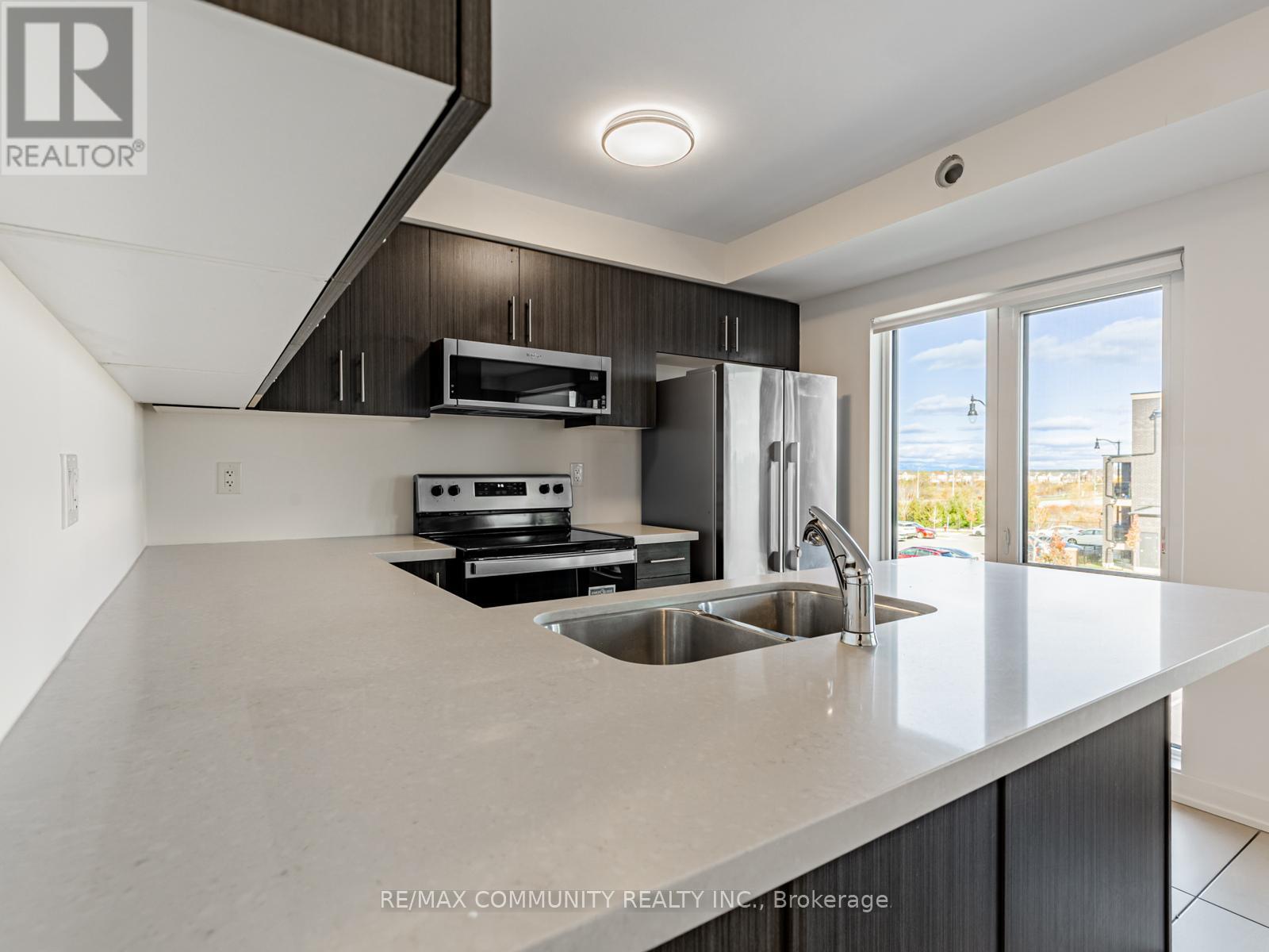 3 - 175 Veterans Drive, Brampton, Ontario  L7A 5L2 - Photo 7 - W12528444