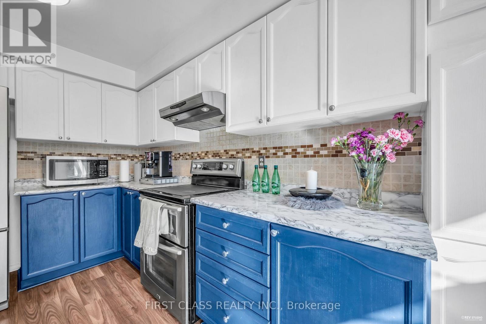 3930 Mcdowell Drive, Mississauga, Ontario  L5M 6P3 - Photo 17 - W12528478