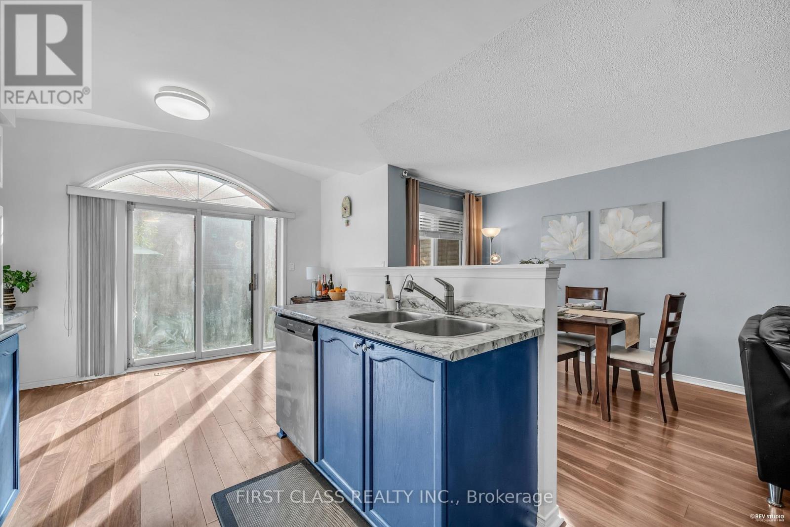 3930 Mcdowell Drive, Mississauga, Ontario  L5M 6P3 - Photo 19 - W12528478