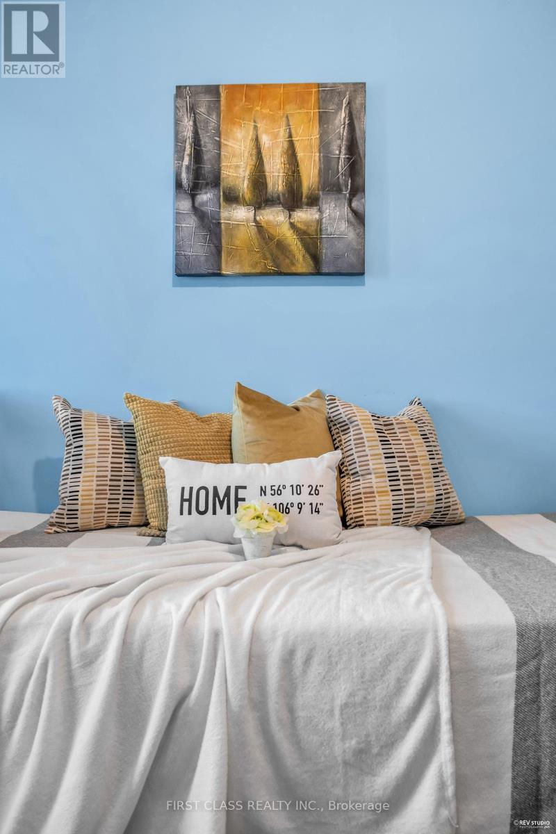 3930 Mcdowell Drive, Mississauga, Ontario  L5M 6P3 - Photo 34 - W12528478