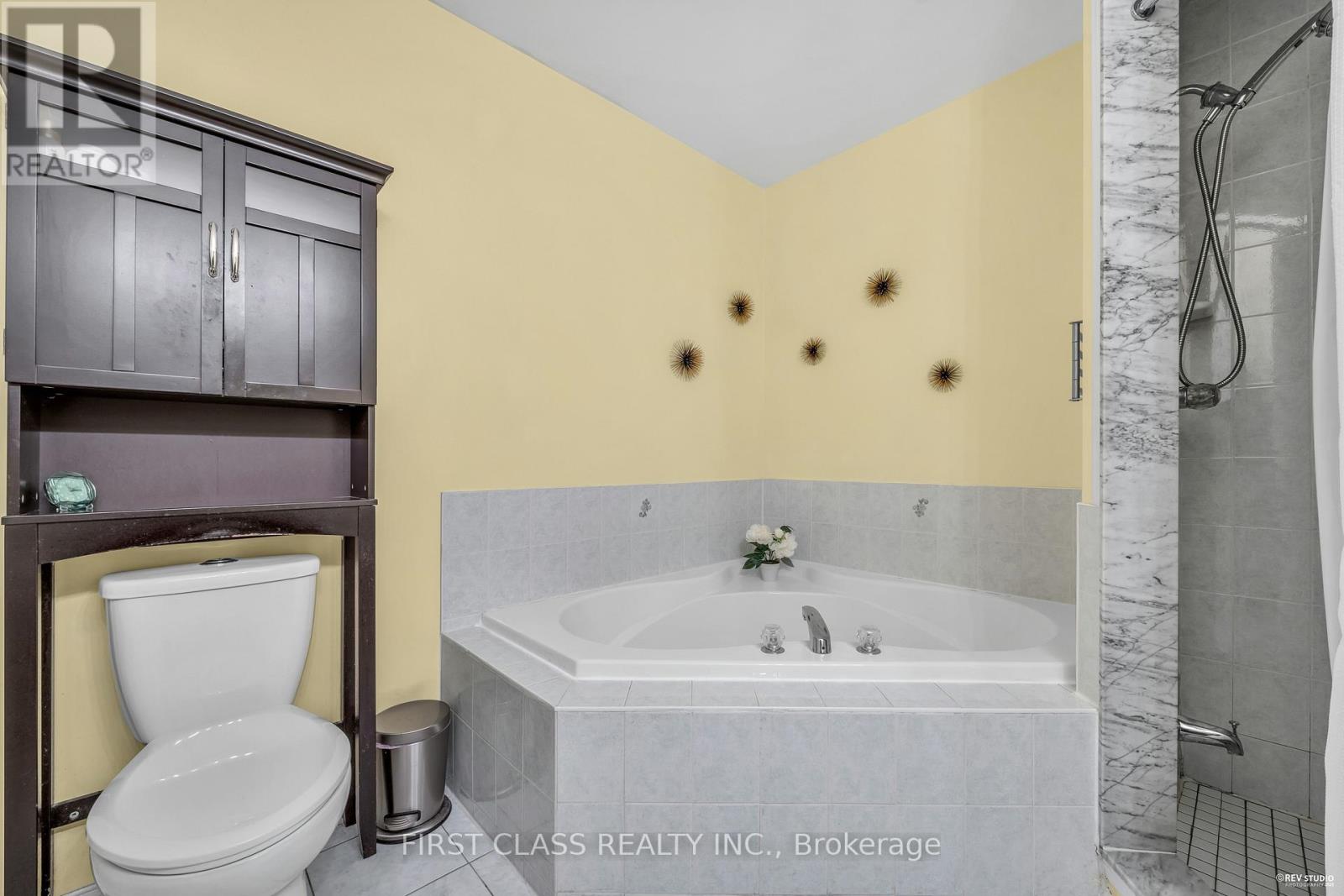 3930 Mcdowell Drive, Mississauga, Ontario  L5M 6P3 - Photo 37 - W12528478