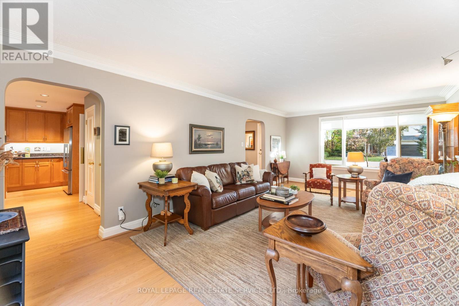 2 Hartfield Court, Toronto, Ontario  M9A 3E3 - Photo 10 - W12528492