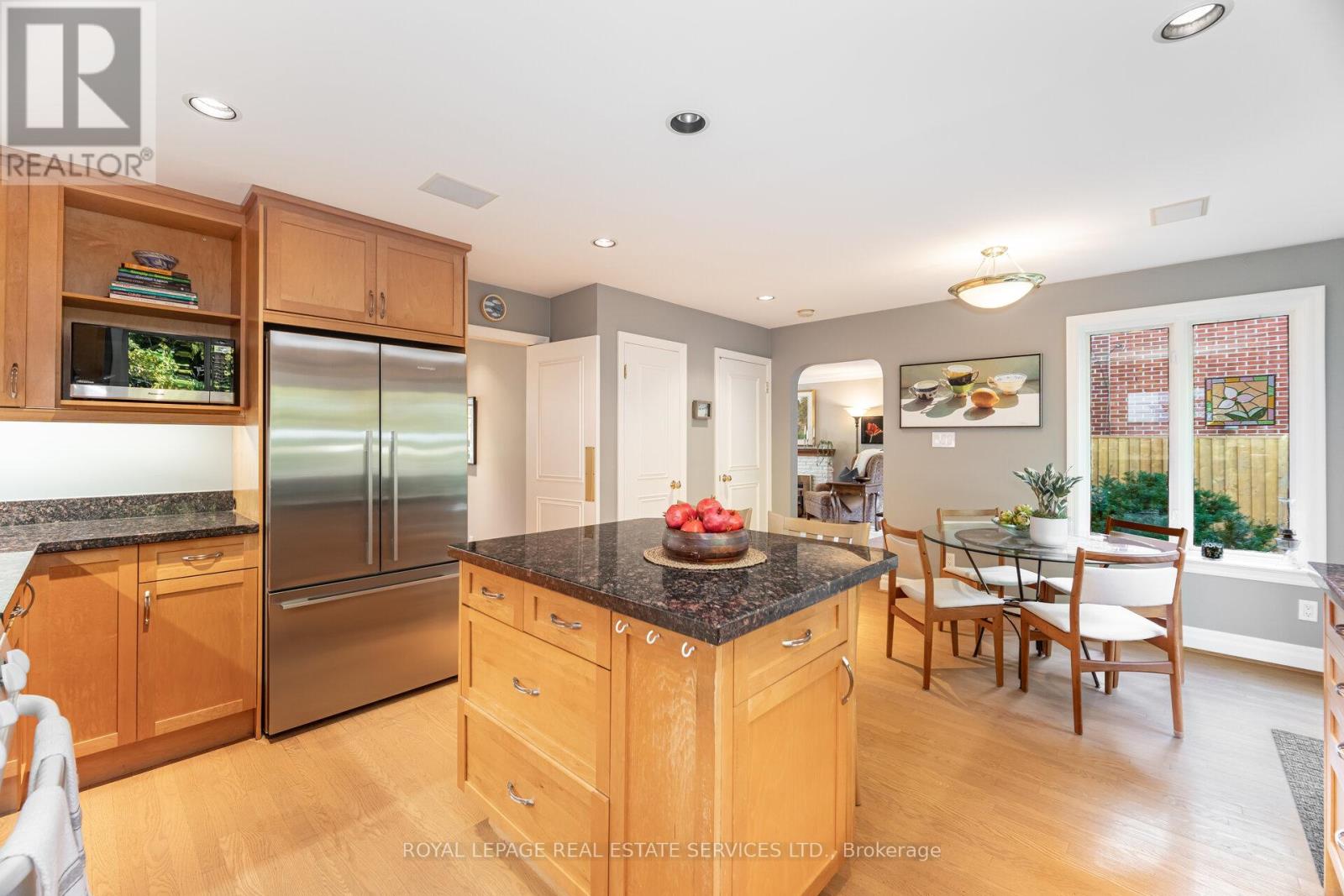 2 Hartfield Court, Toronto, Ontario  M9A 3E3 - Photo 17 - W12528492