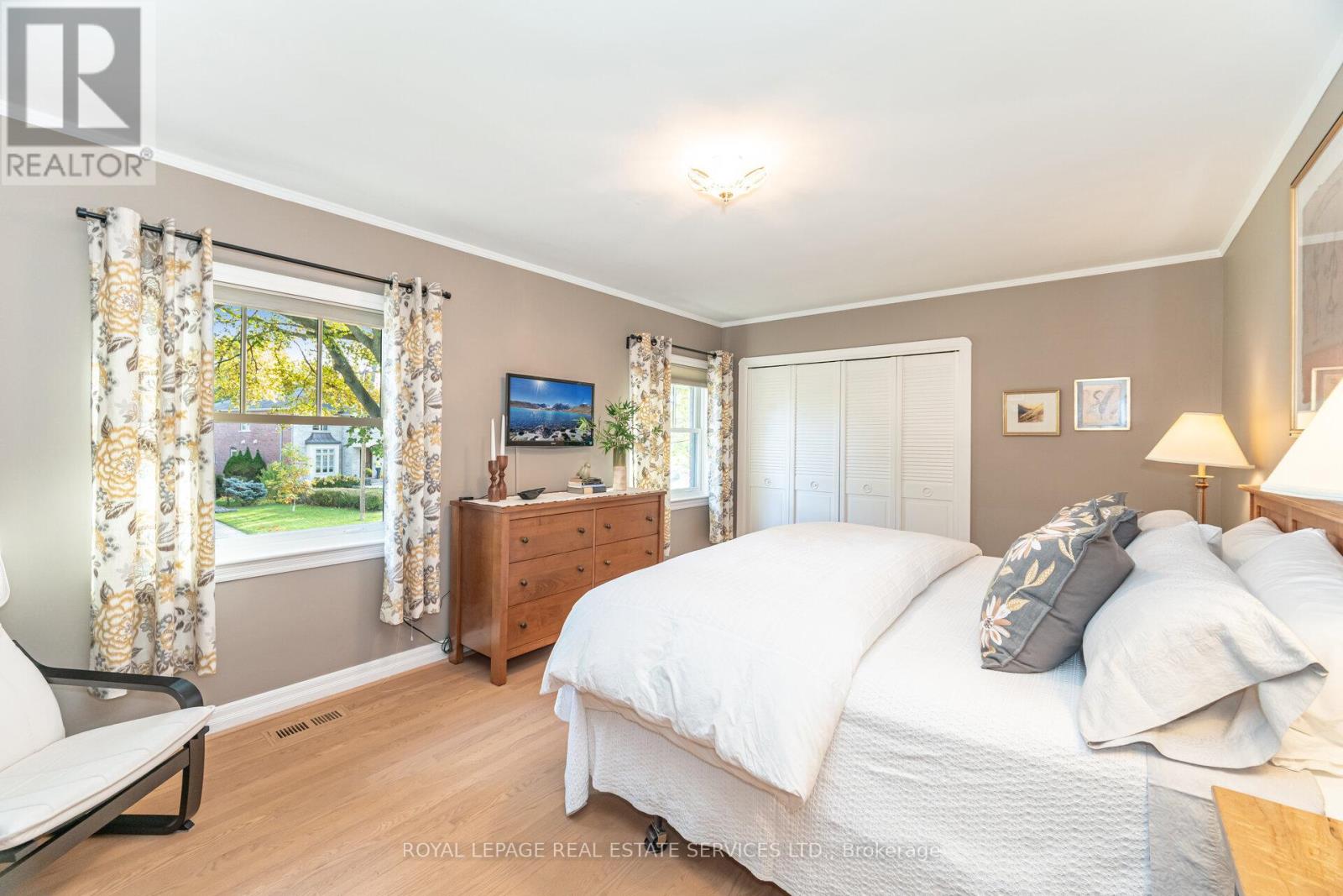 2 Hartfield Court, Toronto, Ontario  M9A 3E3 - Photo 26 - W12528492