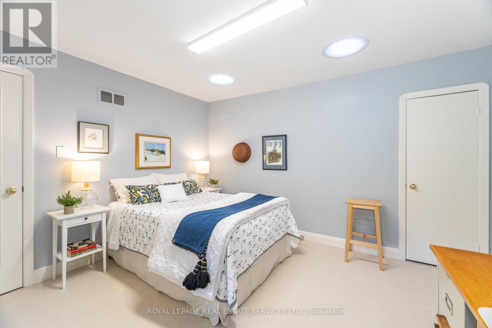 2 Hartfield Court, Toronto, Ontario  M9A 3E3 - Photo 33 - W12528492