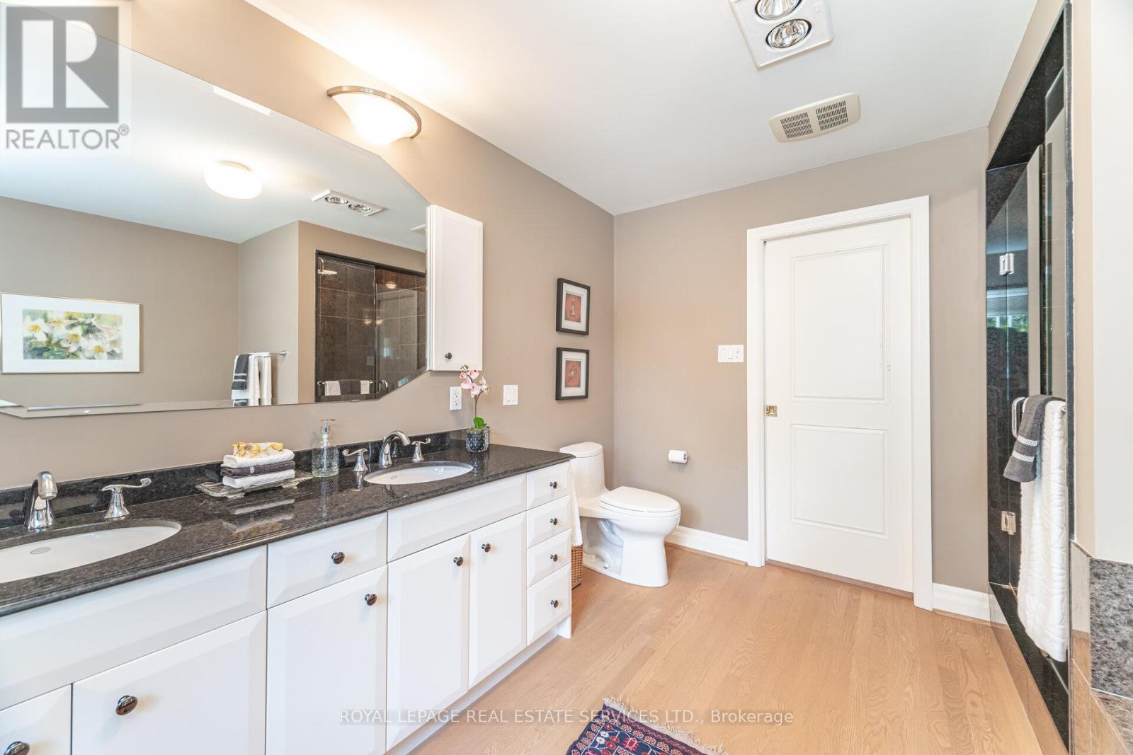 2 Hartfield Court, Toronto, Ontario  M9A 3E3 - Photo 36 - W12528492