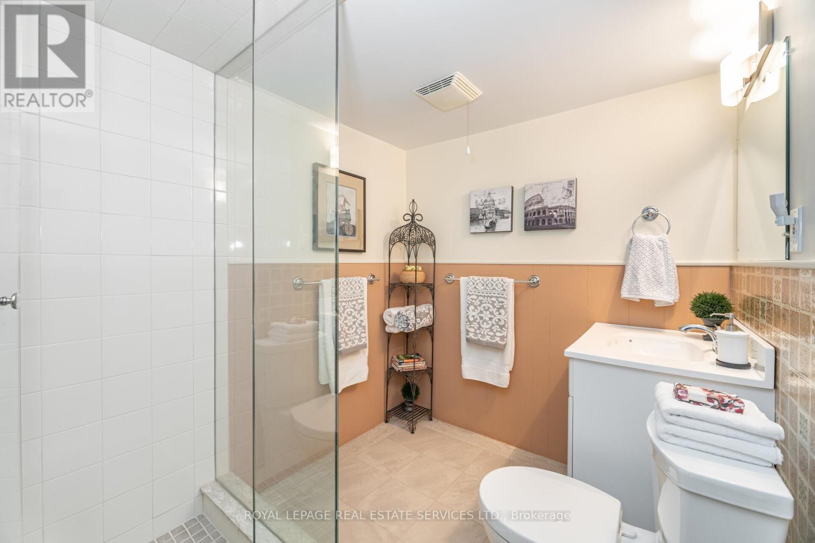 2 Hartfield Court, Toronto, Ontario  M9A 3E3 - Photo 43 - W12528492