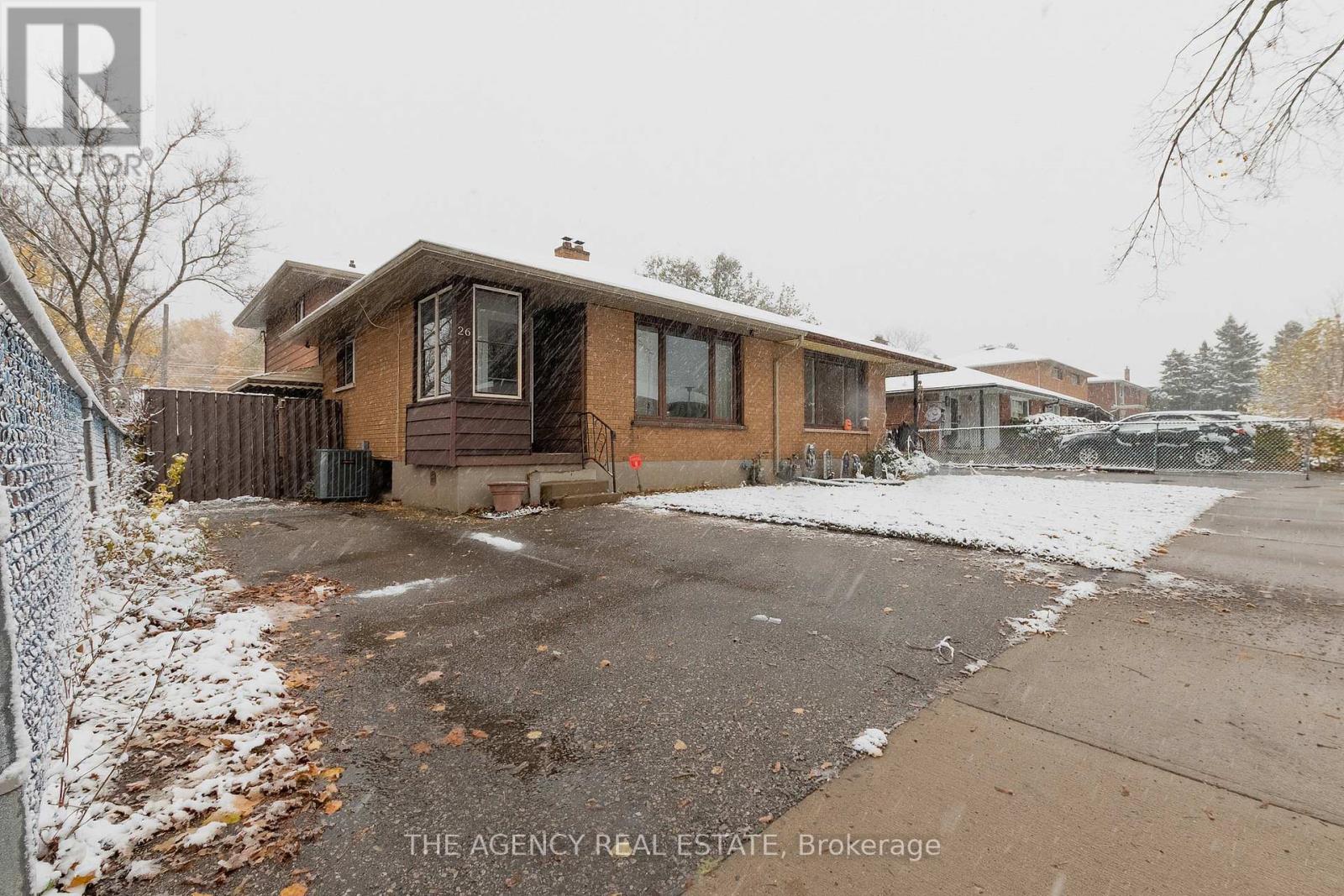 26a Sumner Road, London South, Ontario  N5Z 3Y7 - Photo 2 - X12528696