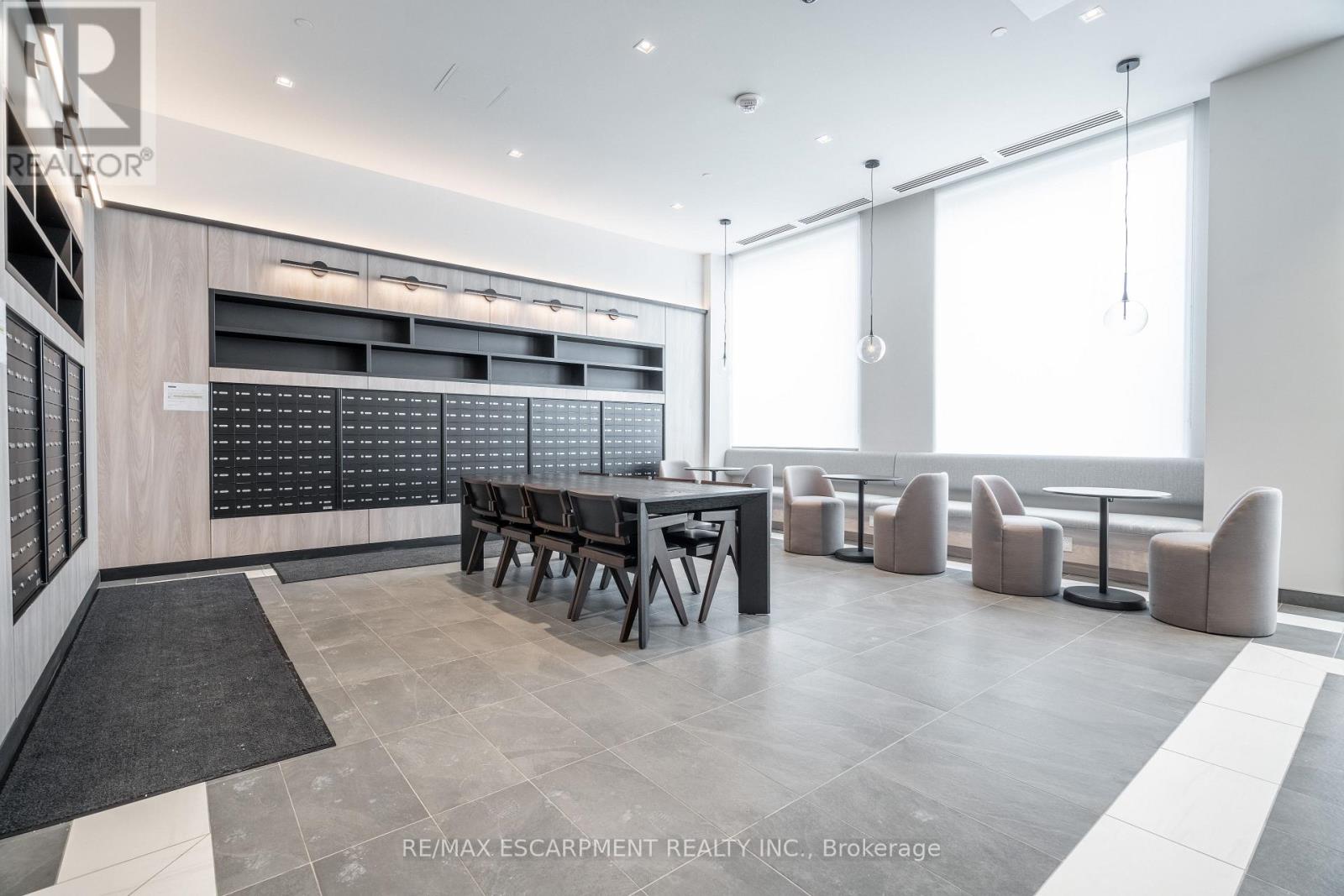 1504 - 1 Jarvis Street, Hamilton, Ontario  L8R 0A8 - Photo 3 - X12528264