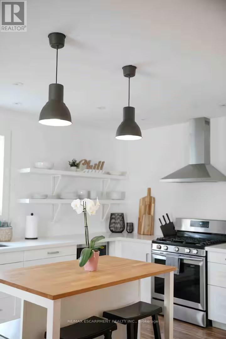 1 - 426 Wilson Street E, Hamilton, Ontario  L9G 2C3 - Photo 10 - X12528286