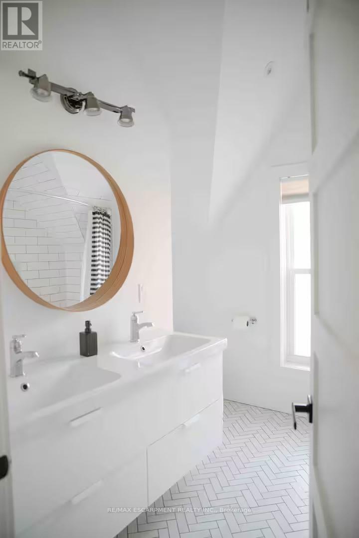 1 - 426 Wilson Street E, Hamilton, Ontario  L9G 2C3 - Photo 32 - X12528286