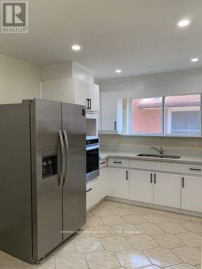 351 Queen Victoria Drive, Hamilton, Ontario  L8W 1G6 - Photo 4 - X12528290