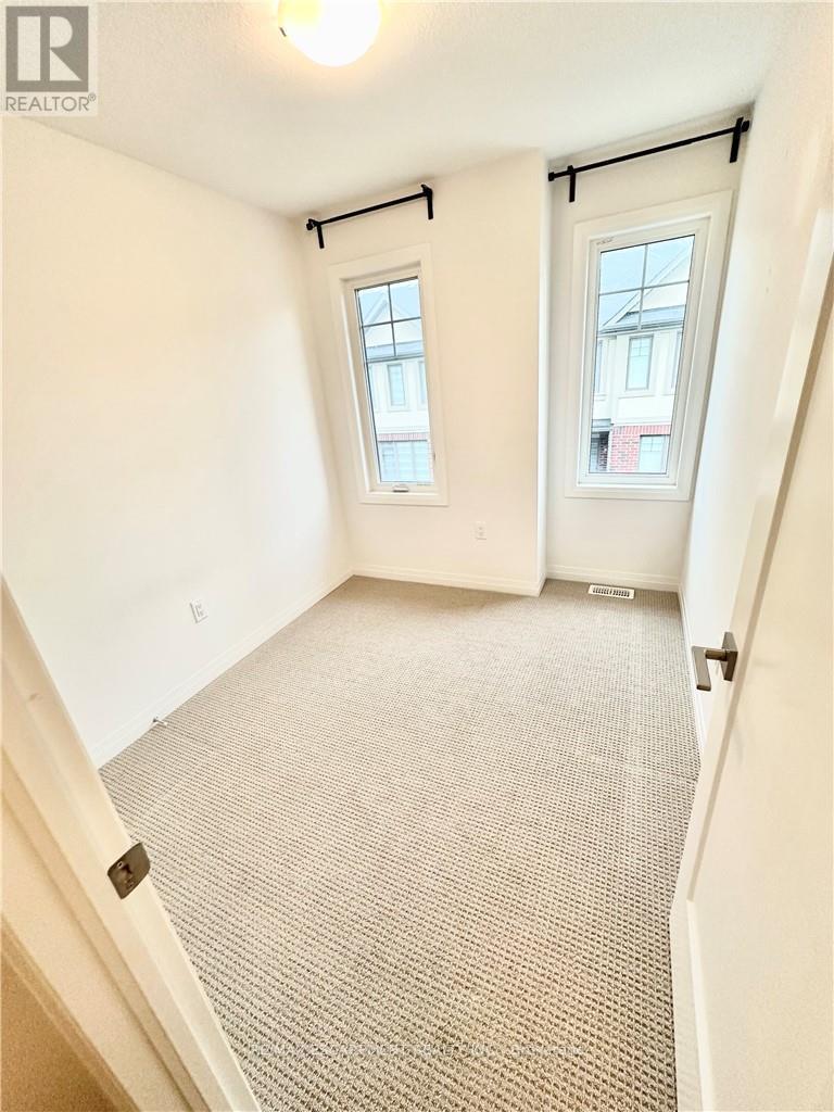 16 Ritchie Lane, Hamilton, Ontario  L9G 3K9 - Photo 11 - X12528356