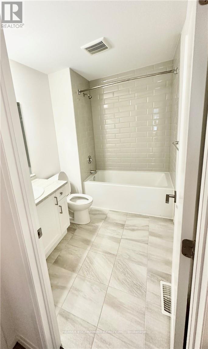 16 Ritchie Lane, Hamilton, Ontario  L9G 3K9 - Photo 15 - X12528356