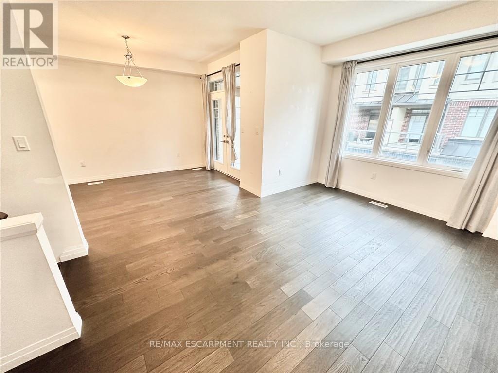 16 Ritchie Lane, Hamilton, Ontario  L9G 3K9 - Photo 17 - X12528356