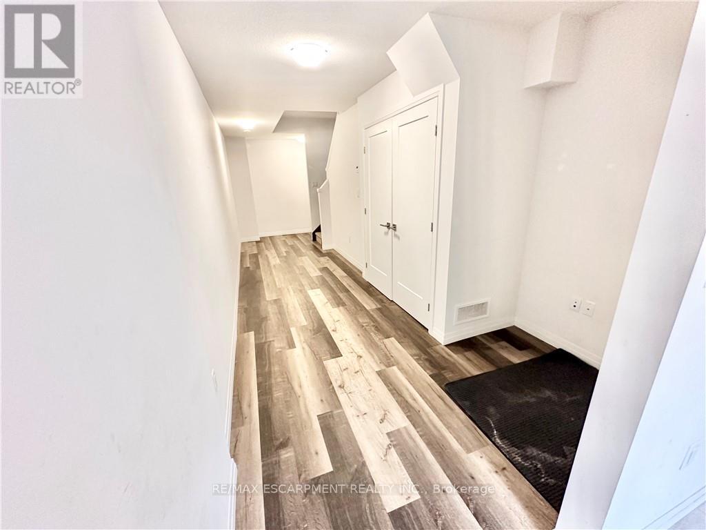 16 Ritchie Lane, Hamilton, Ontario  L9G 3K9 - Photo 19 - X12528356