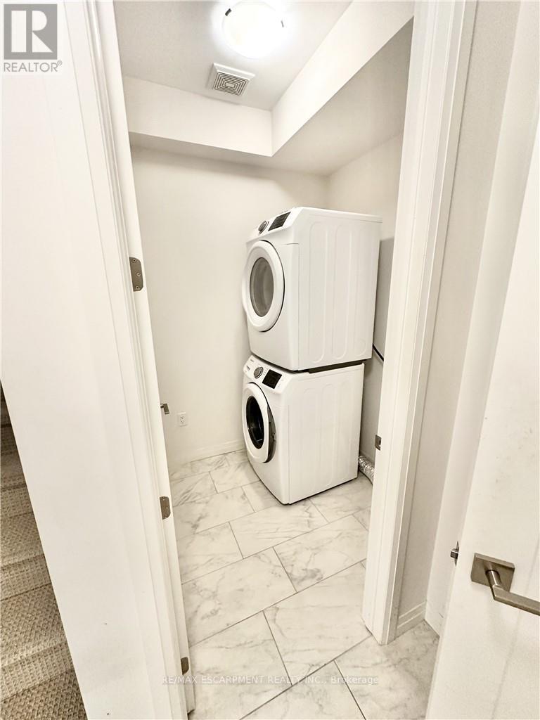 16 Ritchie Lane, Hamilton, Ontario  L9G 3K9 - Photo 2 - X12528356