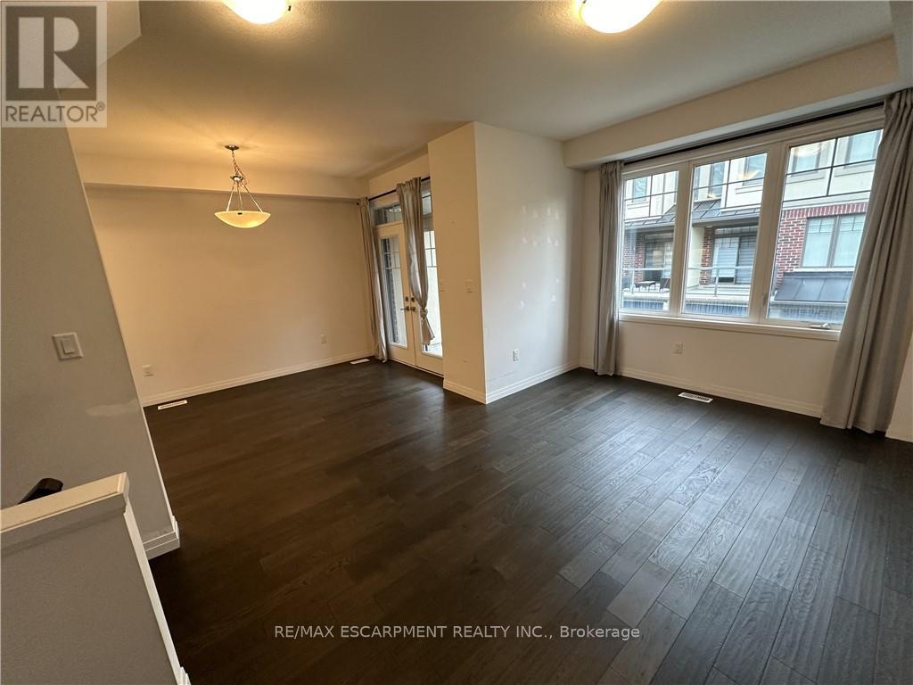 16 Ritchie Lane, Hamilton, Ontario  L9G 3K9 - Photo 5 - X12528356