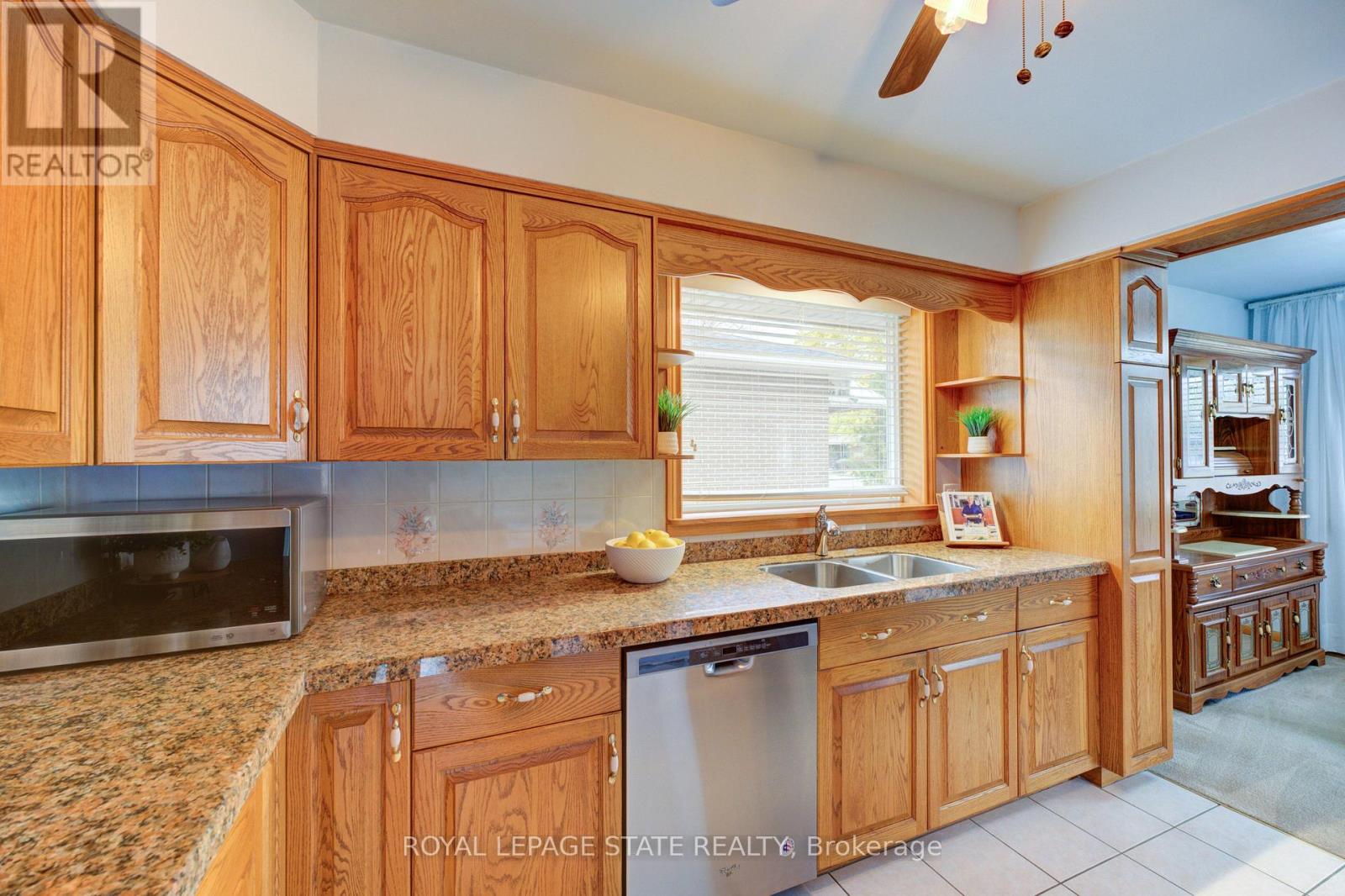 930 Upper Ottawa Street, Hamilton, Ontario  L8T 3V7 - Photo 12 - X12528364