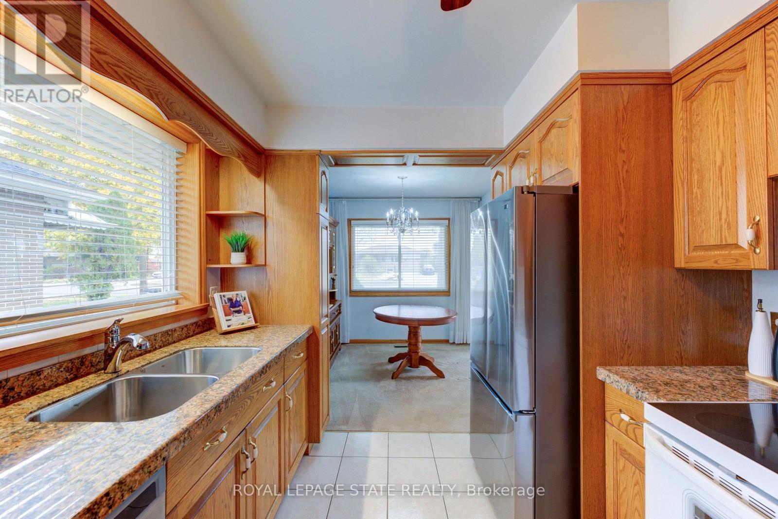 930 Upper Ottawa Street, Hamilton, Ontario  L8T 3V7 - Photo 13 - X12528364