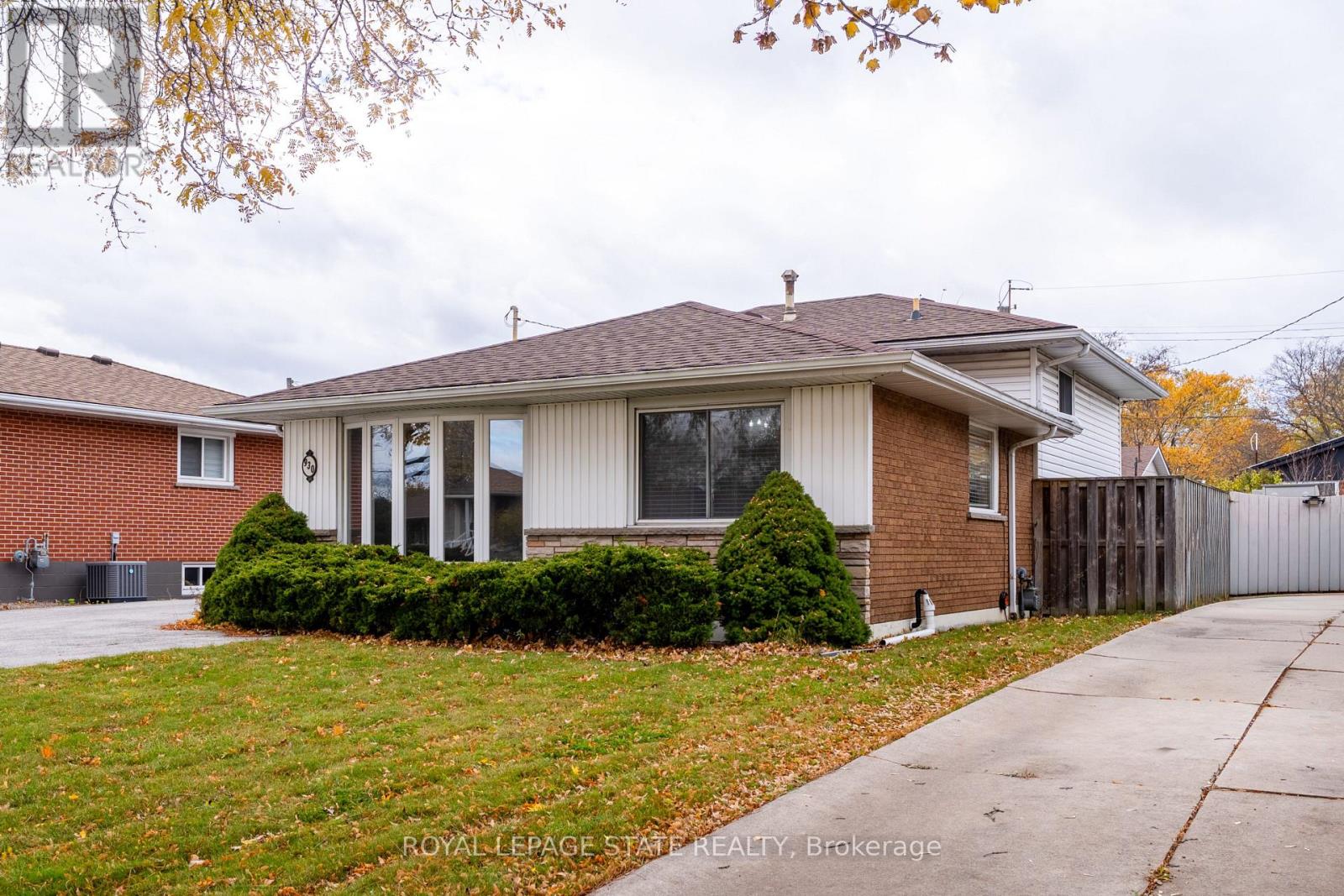 930 Upper Ottawa Street, Hamilton, Ontario  L8T 3V7 - Photo 2 - X12528364