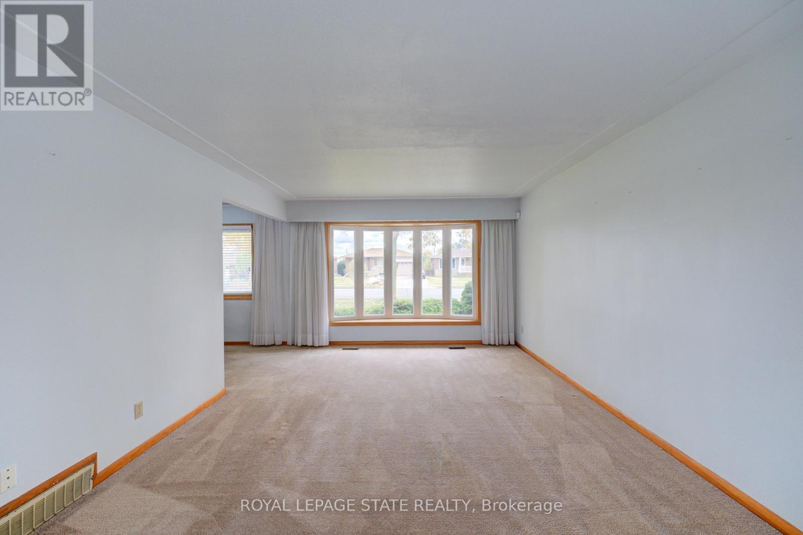 930 Upper Ottawa Street, Hamilton, Ontario  L8T 3V7 - Photo 5 - X12528364