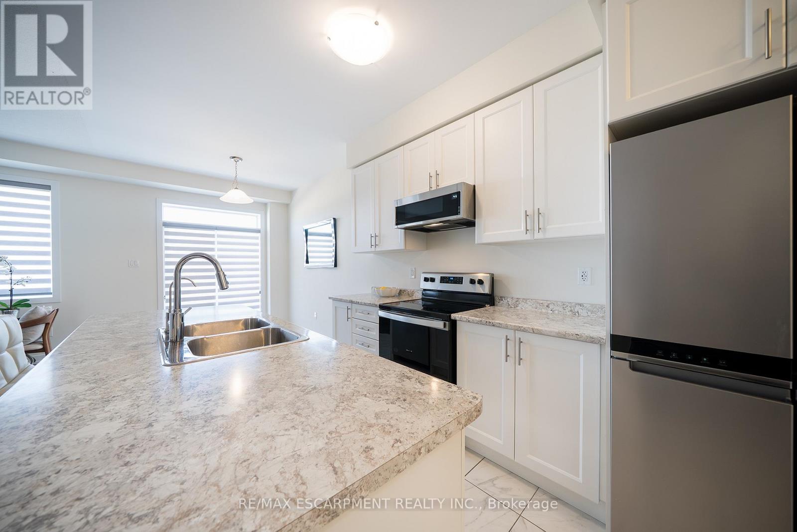 196 Wilmot Road, Brantford, Ontario  N3T 0W7 - Photo 7 - X12528480