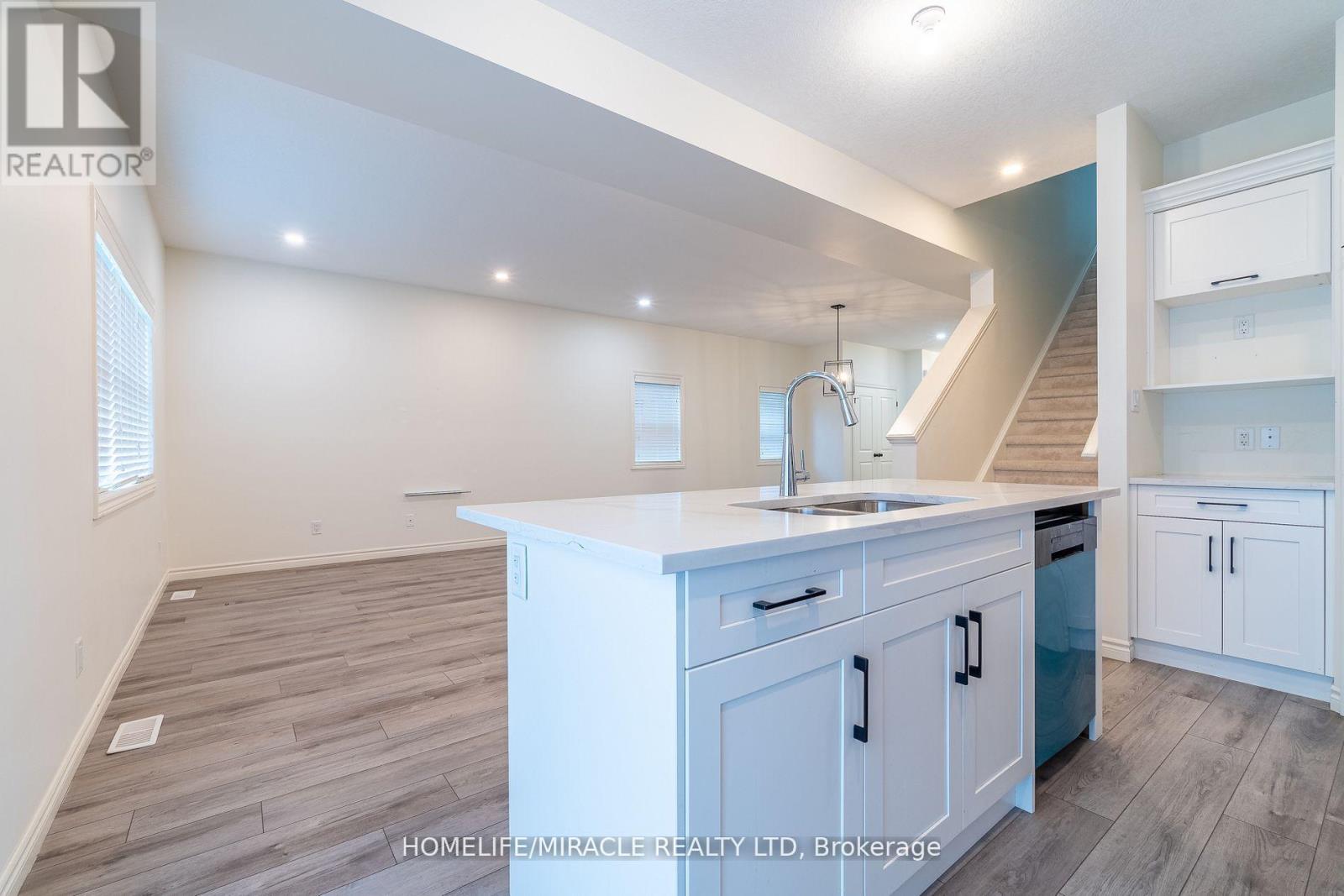 298 Middleton Avenue, London South, Ontario  N6L 0E9 - Photo 11 - X12528494