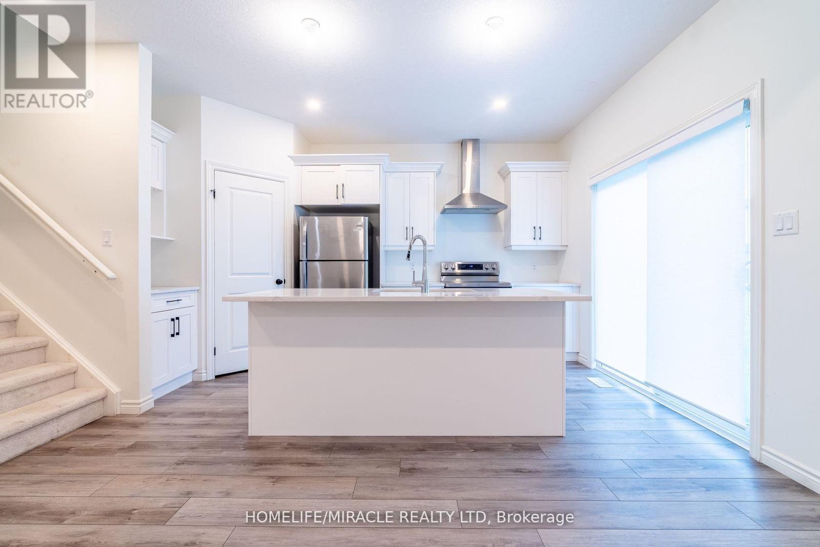 298 Middleton Avenue, London South, Ontario  N6L 0E9 - Photo 12 - X12528494