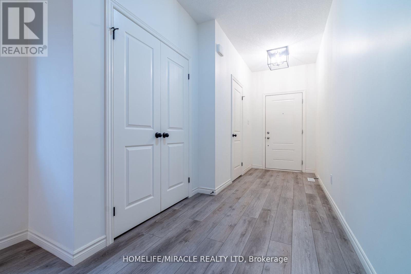 298 Middleton Avenue, London South, Ontario  N6L 0E9 - Photo 3 - X12528494