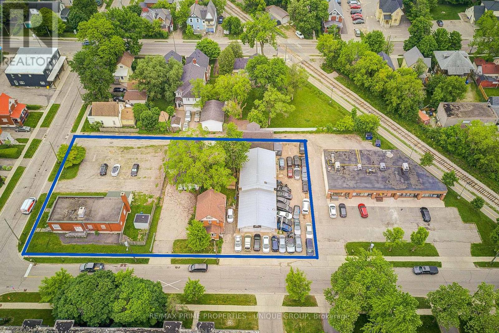 155 Ahrens Street W, Kitchener, Ontario  N2H 4C6 - Photo 12 - X12528506