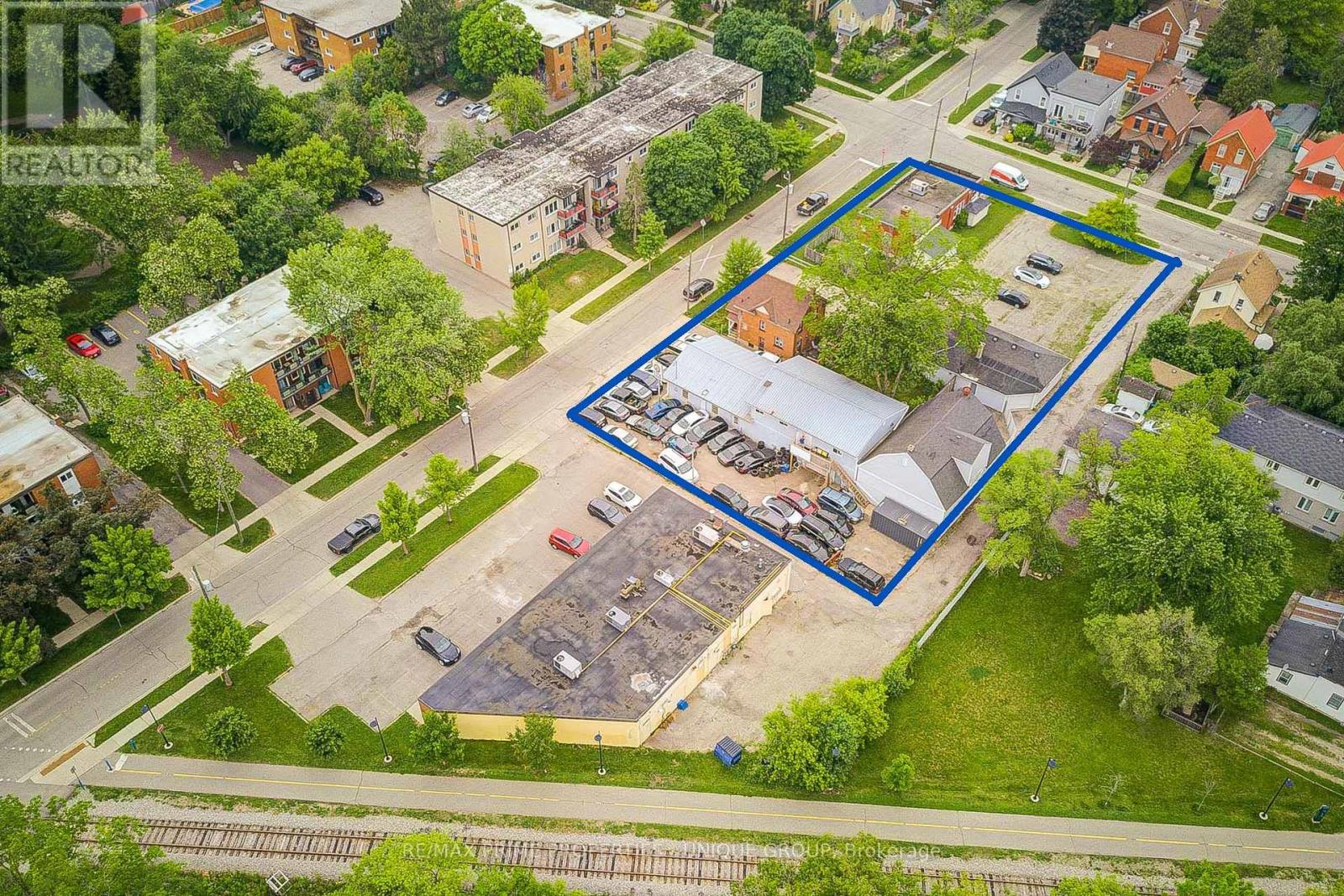 155 Ahrens Street W, Kitchener, Ontario  N2H 4C6 - Photo 14 - X12528506