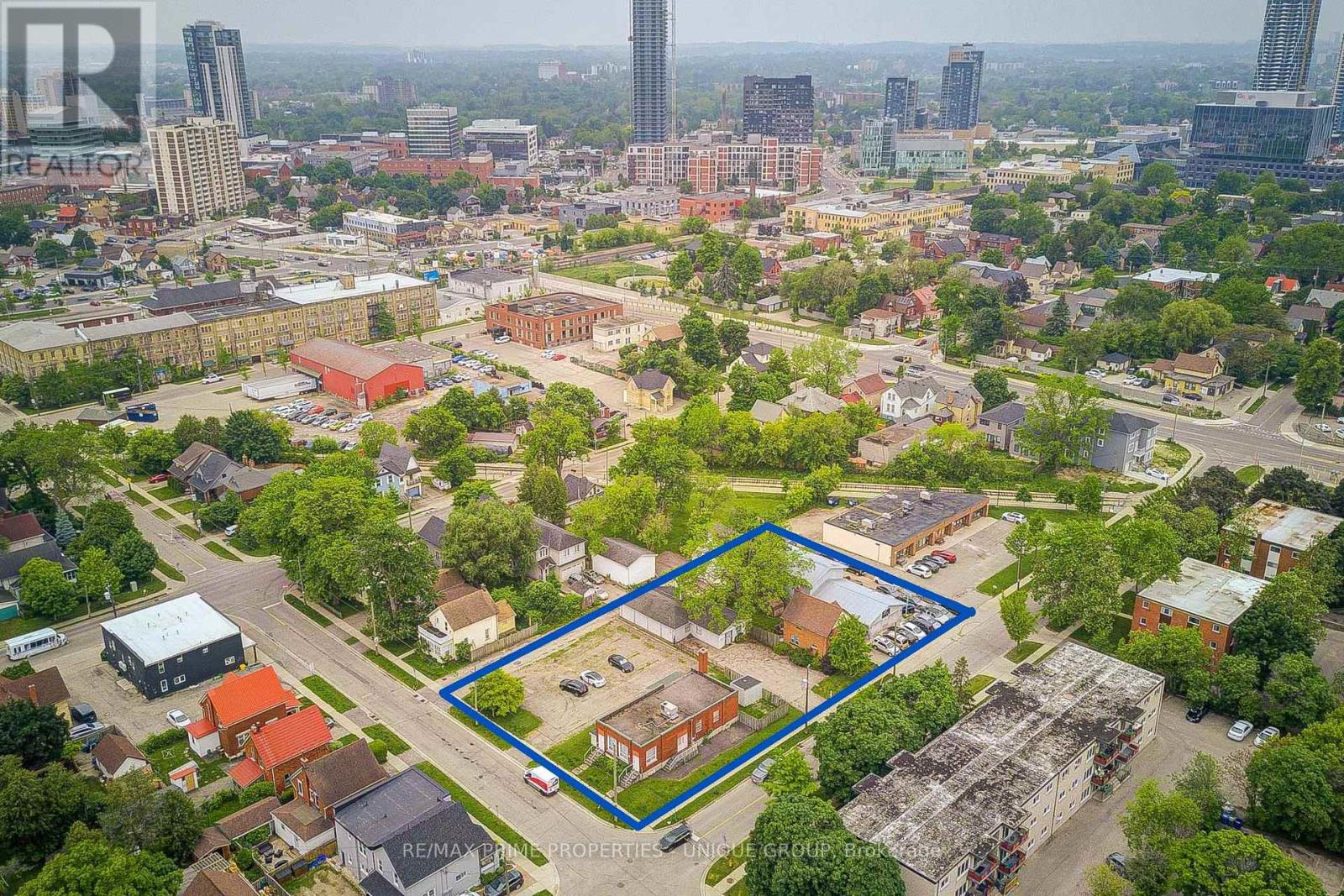 155 Ahrens Street W, Kitchener, Ontario  N2H 4C6 - Photo 6 - X12528506