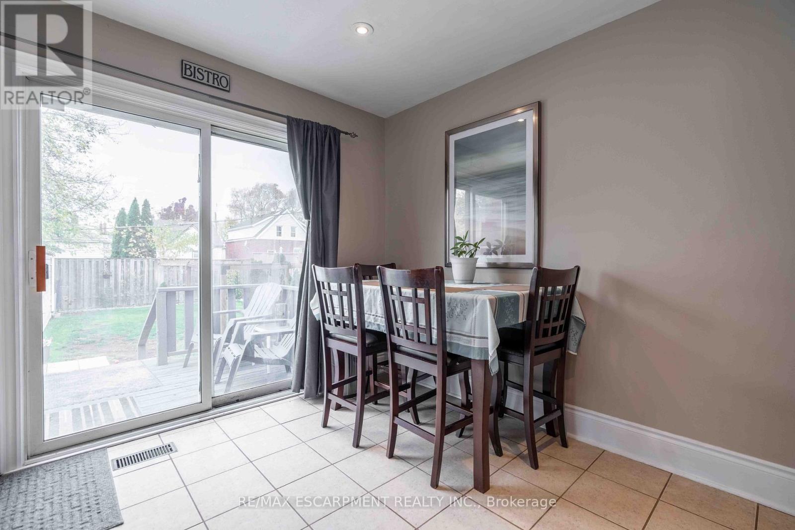 333 Osborne Street, Hamilton, Ontario  L8H 6S5 - Photo 11 - X12528512