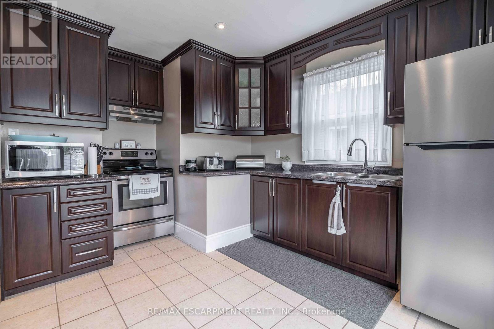 333 Osborne Street, Hamilton, Ontario  L8H 6S5 - Photo 13 - X12528512