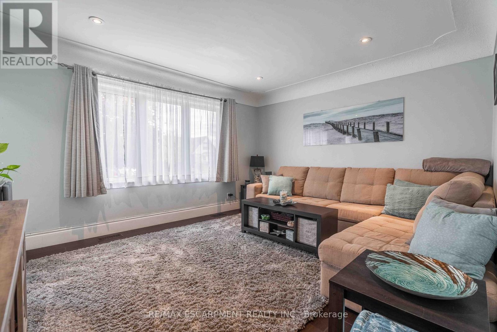 333 Osborne Street, Hamilton, Ontario  L8H 6S5 - Photo 7 - X12528512