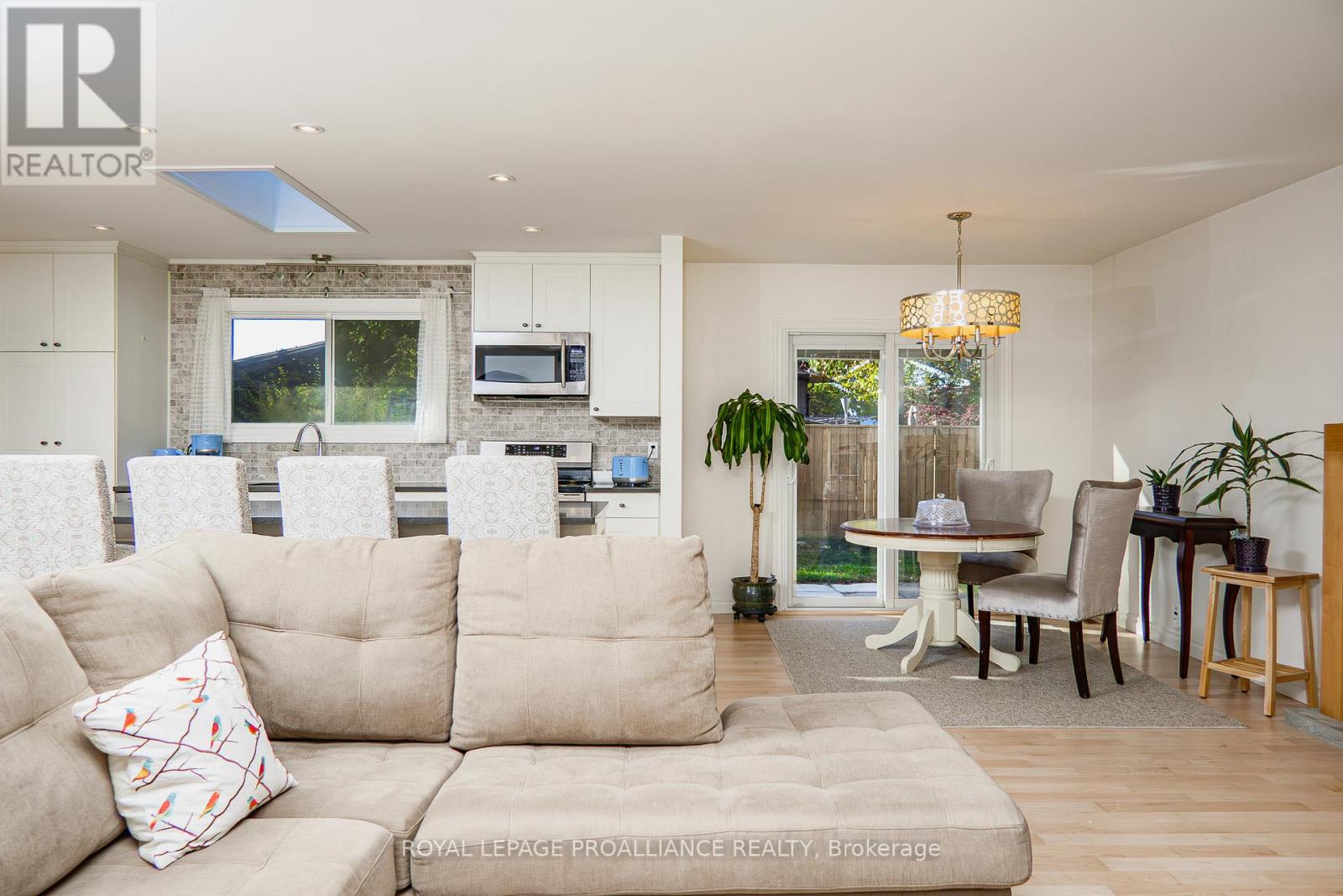 39 Parkview Heights, Quinte West, Ontario  K8V 5M1 - Photo 18 - X12528564