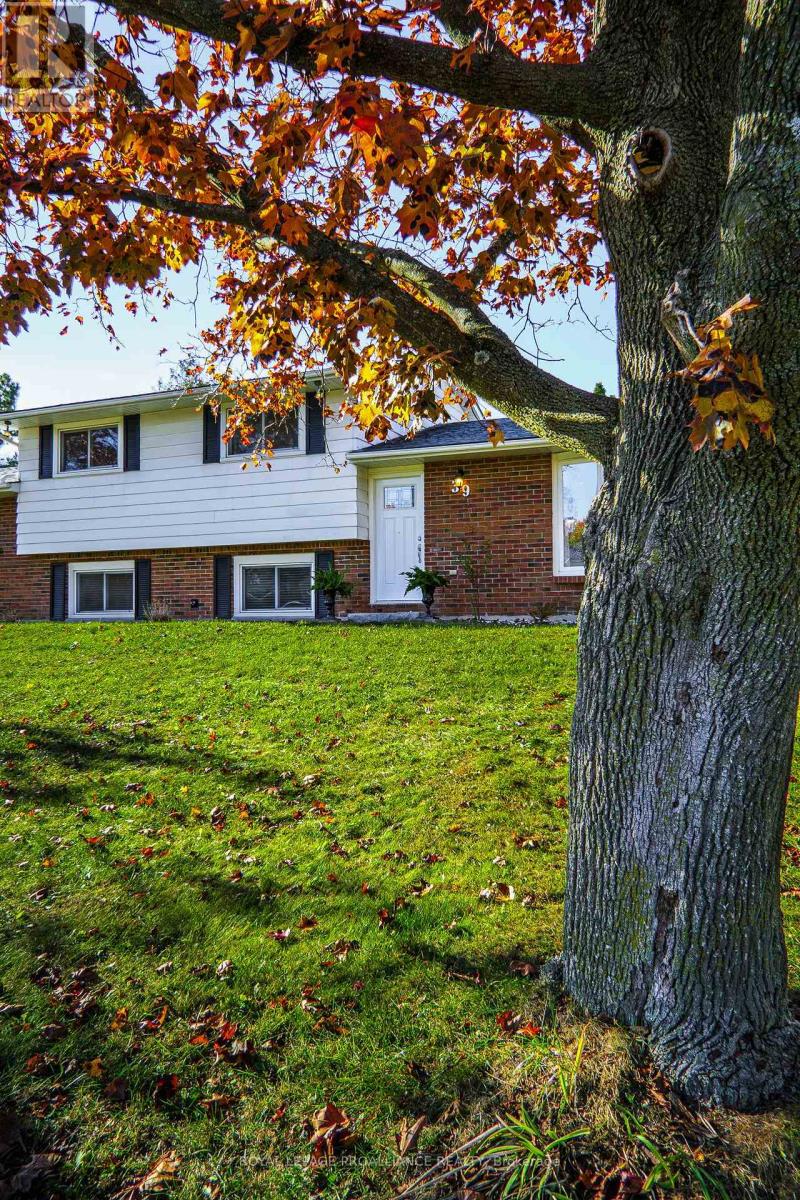 39 Parkview Heights, Quinte West, Ontario  K8V 5M1 - Photo 2 - X12528564