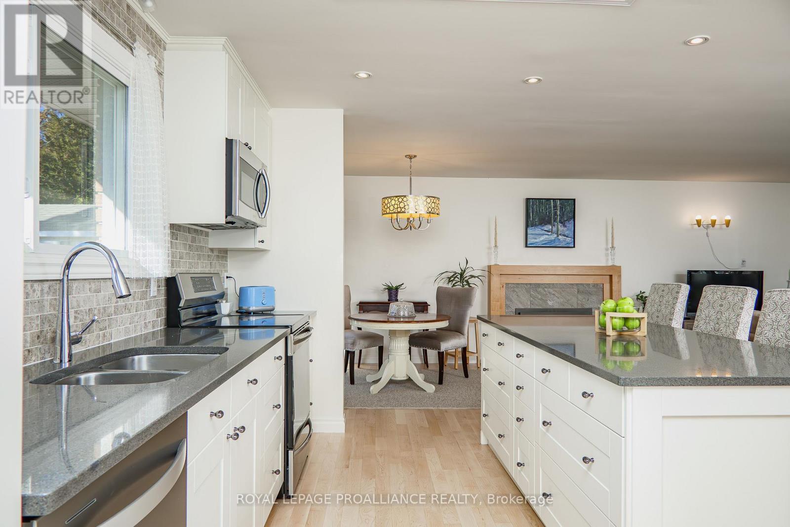 39 Parkview Heights, Quinte West, Ontario  K8V 5M1 - Photo 27 - X12528564