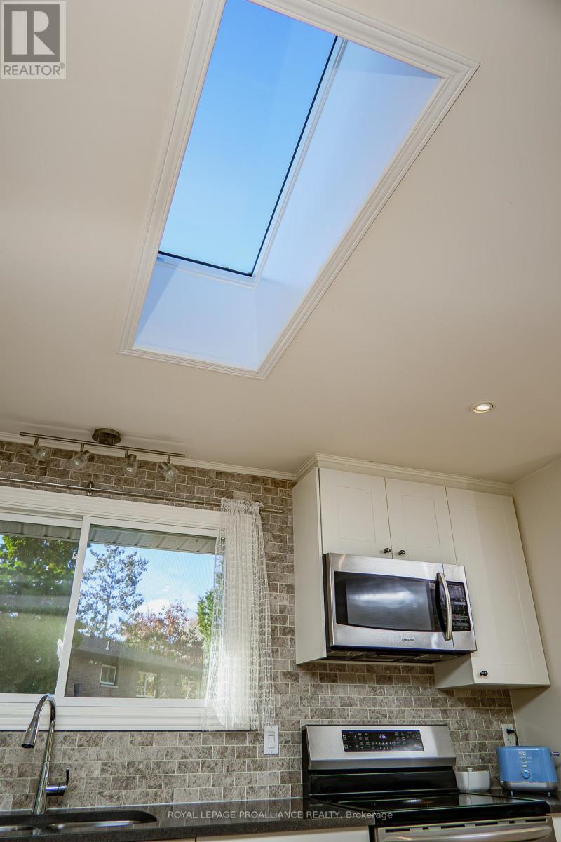 39 Parkview Heights, Quinte West, Ontario  K8V 5M1 - Photo 29 - X12528564